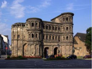 Porta Nigra, Trier (Source: Wikimedia Commons, Trier Porta Nigra BW 1.jpg)