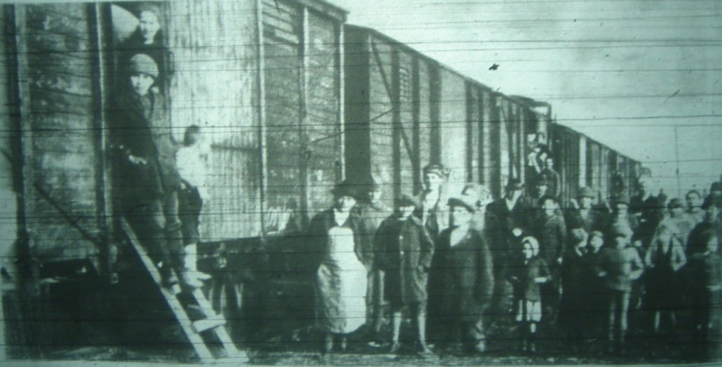 “Railway Dwellers,” 1920. 